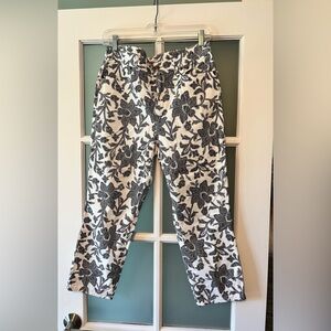 Chico's Women's White Slim Leg Crop Floral Pattern Pants size 1